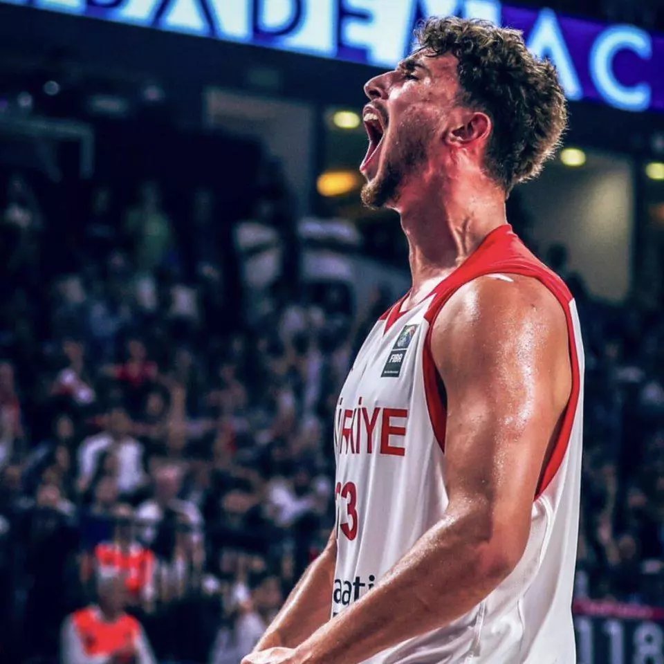 AYX GAMING德布劳内迎来十赛季出色发挥，利物浦观众热烈欢呼！的简单介绍