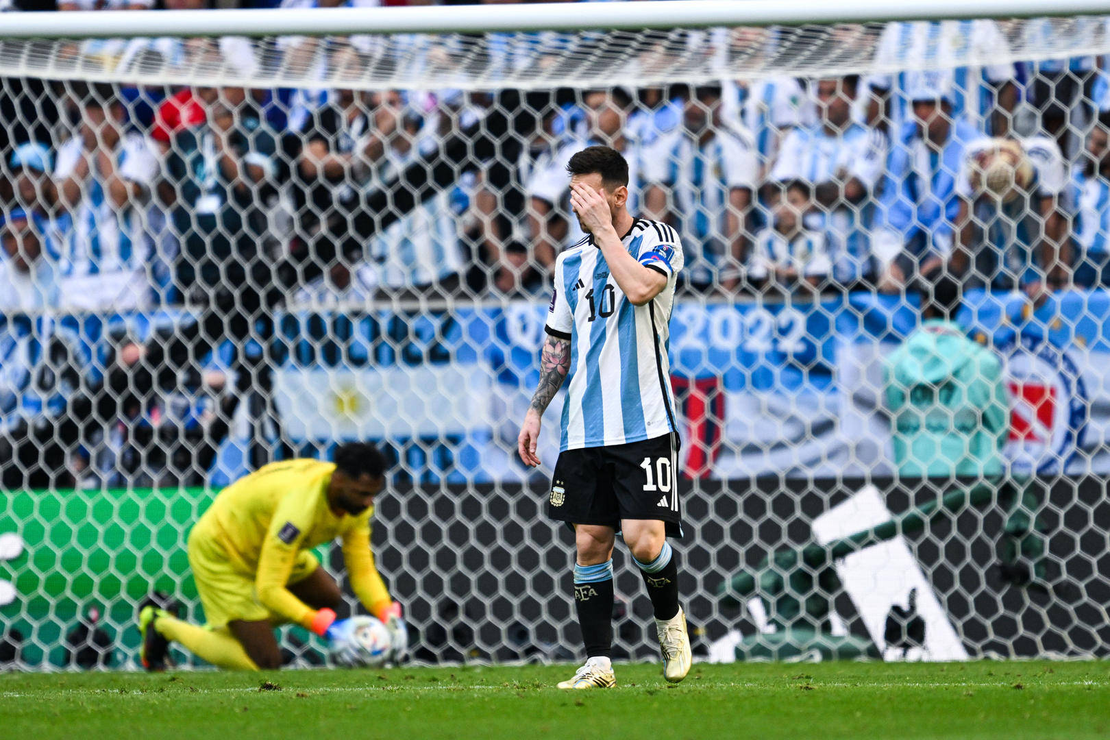 AYX官网登录梅西与90激战G2分钟，大比分获胜胜负难料！，库里焦点对战赢得满堂喝彩的简单介绍