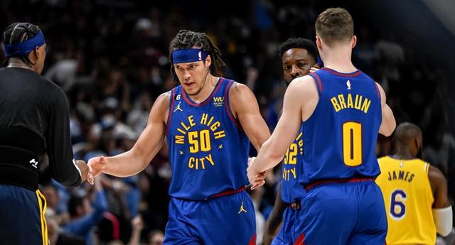 爱游戏注册平台丹佛掘金发布备战花絮；今晨造点机会；NBA总决赛任务艰巨；年轻球员得到机会的简单介绍